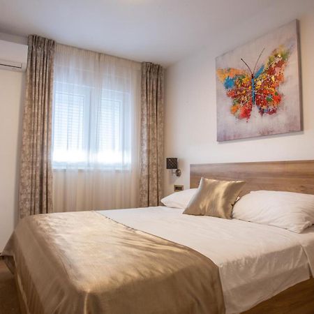 Rooms & Apartments Toni Stobreč Zewnętrze zdjęcie