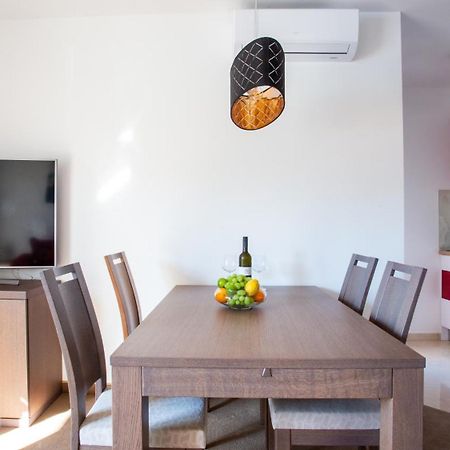 Rooms & Apartments Toni Stobreč Zewnętrze zdjęcie