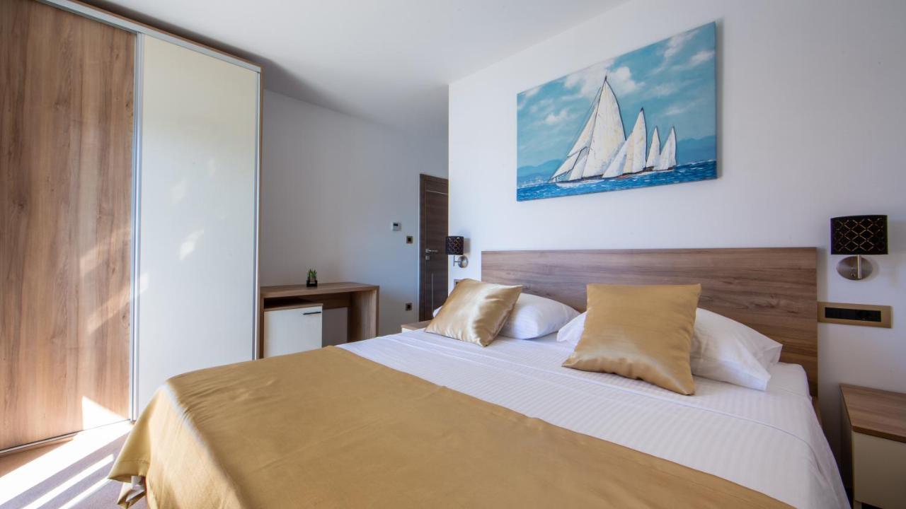 Rooms & Apartments Toni Stobreč Zewnętrze zdjęcie