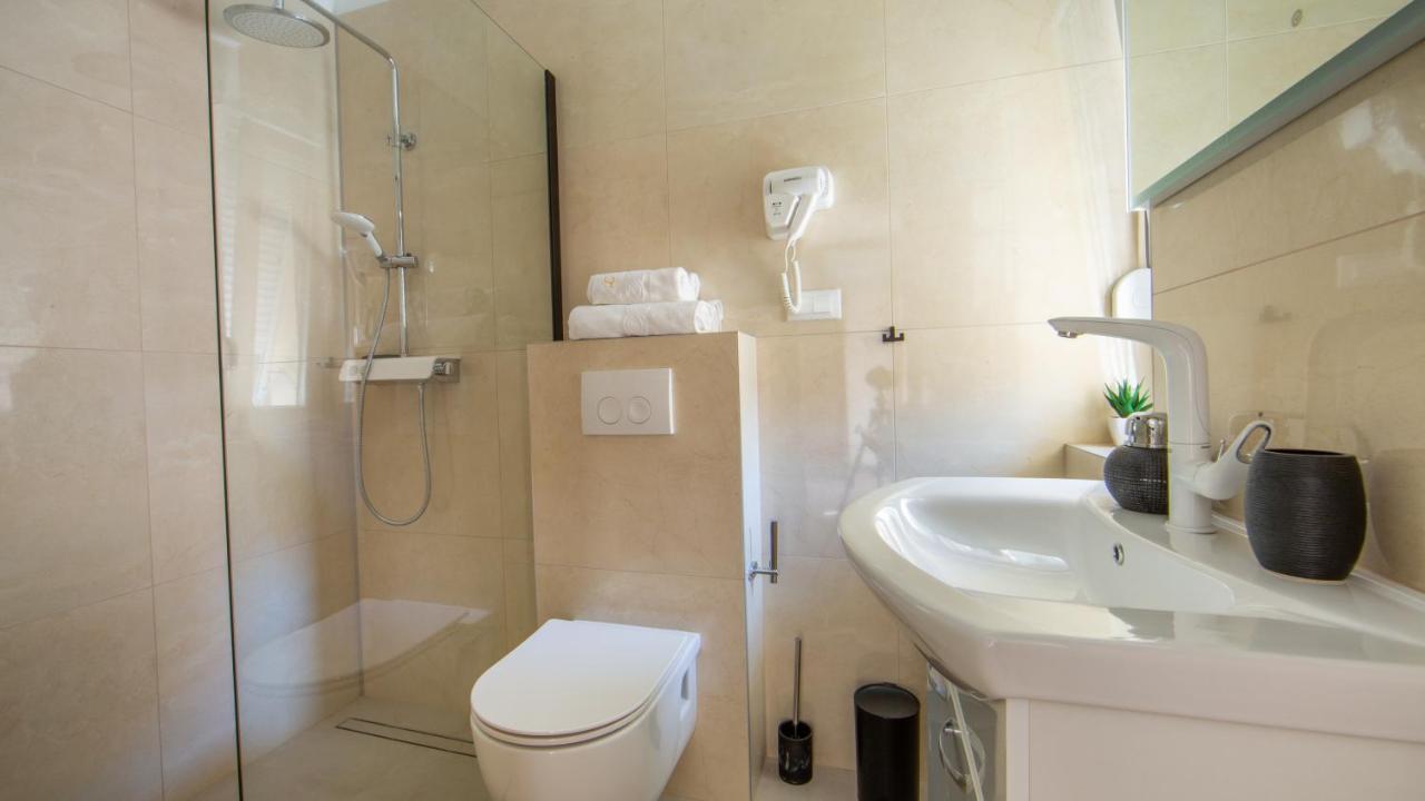 Rooms & Apartments Toni Stobreč Zewnętrze zdjęcie
